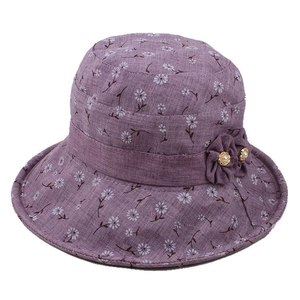 Detailansicht lila Sonnenhut für Damen mit Gänseblümchen-Druck und Blumen-Applikation