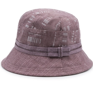 Elegante cappello a secchiello viola per donne anziane con motivi ricamati geometrici