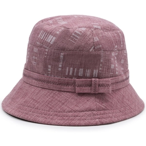 Elegante cappello a secchiello rosa scuro per anziane con trama intrecciata e motivi jacquard
