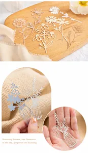 Vista macro dettagliata di decorazioni floreali tagliate al laser per scrapbooking e fai-da-te