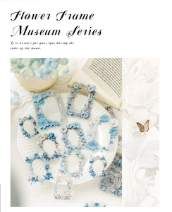 Detalle de pegatinas de marcos florales PET con motivos vintage de hortensias azules