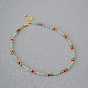 Collier Perlé Bohème Fait à la Main pour Femmes Choker Ethnique Perles de Pierre et Verre Bijoux en Cuivre Plaqué Or