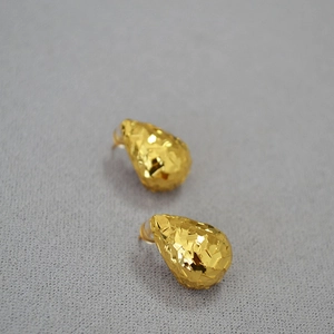 Chic faceted teardrop brass earrings with gold plating and glittering dragon scale texture