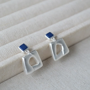 Retro Matte Silber Unregelmäßige Geometrische Viereck Ohrstecker Für Damen Kupfer Schmuck Mit 925 Sterling Silber Stift