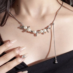 Collana a catena serpente retrò giapponese con cinque perle e pendenti lunghi