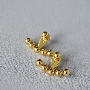 Pendientes de cuentas de latón bañados en oro de 18K estilo francés con plata 925