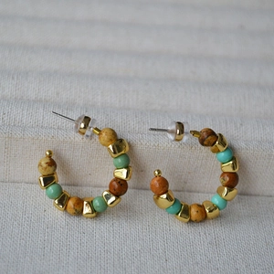 Retro C-shaped hoop earrings with turquoise and natural stone beads on a 925 silver pin