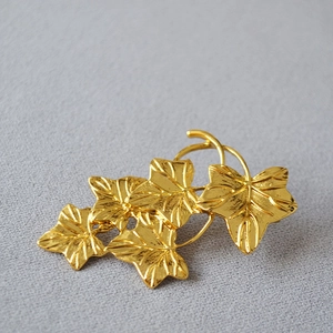 Vintage Gold Plated Copper Leaf Brooch For Women Elegant Ivy Grape Vine Leaf Lapel Pin For Coat Suit Dress Accessories