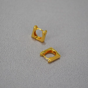 Boucles d'Oreilles Créoles Carrées en Laiton Plaqué Or 18K Minimalistes Modernes pour Femmes Bijoux Géométriques à la Mode