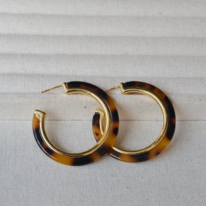 Vintage Large C-Shape Hoop Earrings Retro Tortoiseshell Leopard Print Resin Earrings With 925 Sterling Silver Post For Women