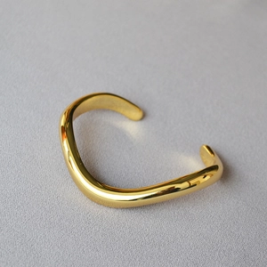 Wavy Brass Gold Plated Open Cuff Bracelet For Women Niche Design Irregular Polished Mirror Finish Minimalist Jewelry Bangle