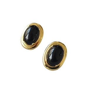 Boucles d'oreilles ovales vintage en laiton doré avec onyx noir pour un look élégant