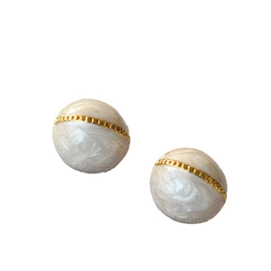 Boucles d'oreilles boules rétro en émail nacré blanc avec chaîne dorée pour femme