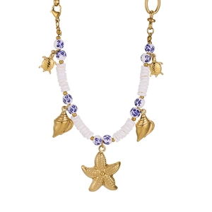 Detailansicht der maritimen Halskette mit goldenem Seestern und blauen floralen Perlen