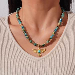 Collier Perlé en Acier Inoxydable Bohême Pendentif Aigle Doré Avec Pierre Naturelle Turquoise Bijoux Ethniques pour Femmes