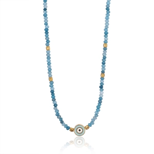 Details einer böhmischen hellblauen Perlenkette mit einem runden Evil-Eye-Anhänger