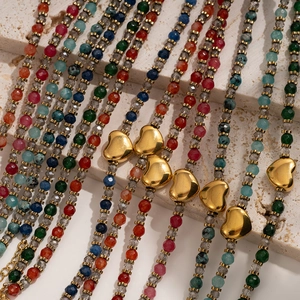 Collier de perles en pierre naturelle avec un pendentif cœur doré 3D poli pour femme