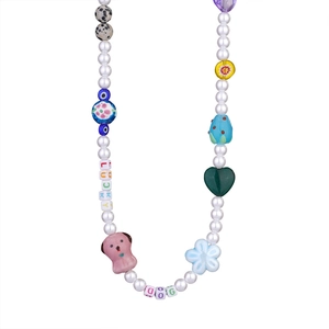 Kleurrijke keramische kralenketting met Lucky Dog hanger en Y2K esthetisch parelontwerp
