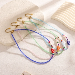 Ensemble de colliers bohèmes en pierres naturelles et perles de poisson en céramique