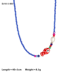 Détail du collier de perles colorées avec pendentif poisson, 40+5cm et poids 8.5g