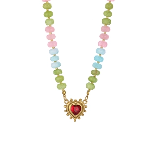 Bunte Naturstein-Perlenkette mit goldenem Herzanhänger und rotem Schmuckstein-Inlay