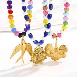 Collier Bohème en Perles Colorées Acier Inoxydable pour Femmes Pendentif Médaillon Rond Oiseau Fleur Bijoux en Acier Titane