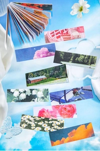 Livre de stickers de paysages avec 50 bandes décoratives sur fond de ciel bleu vif