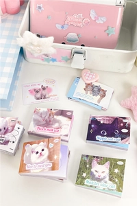 Vue détaillée de carnets d'autocollants mignons sur le thème des chats, 50 feuilles