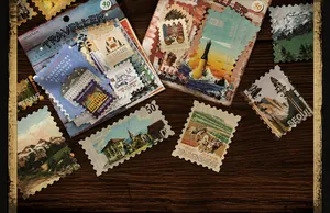 Detalle de pegatinas de sellos americanos vintage con acabados en lámina de plata