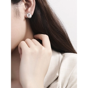 Minimalist S925 sterling silver spiral twist stud earrings with white pearl detail