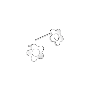 Elegant S925 sterling silver daisy stud earrings with minimalist flower design