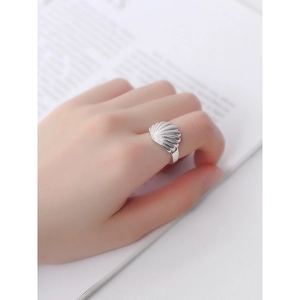 Elegant S925 sterling silver shell ring for women with stylish minimalist sea design