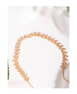 Detail of elegant gold laurel leaf choker necklace with a minimalist nature-inspired design