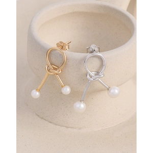 Minimalist S925 sterling silver knot earrings with white pearls in gold and silver finish