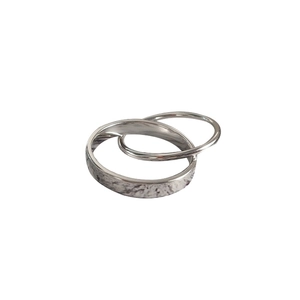 Minimalist S925 sterling silver ring set with hammered and polished finishes