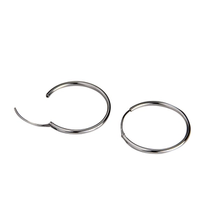 Créoles minimalistes en argent sterling S925 avec un design circulaire poli élégant
