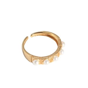 Minimalist gold-plated open ring with five rectangular slots set with white pearls
