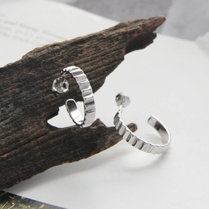 925 Sterling Silver Ribbed C-Shaped Stud Earrings For Women Minimalist Industrial Style Staircase Geometric Jewelry