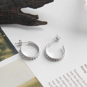 Minimalist S925 sterling silver C-shaped hoop earrings with wave textured pattern