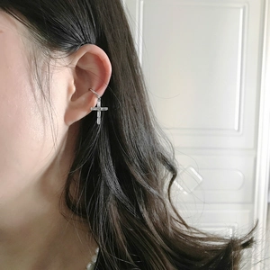 Elegant S925 sterling silver cross ear cuff with cubic zirconia for non-pierced ears