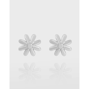 925 Sterling Silver Daisy Stud Earrings For Women Minimalist Tiny Flower Earrings Korean Style Daisy Earring Jewelry Gift