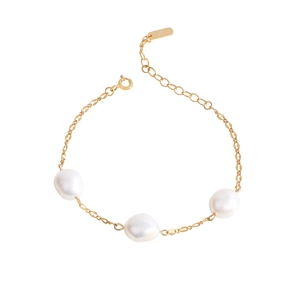 Minimalist S925 sterling silver gold-plated bracelet with three elegant white pearls