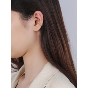 Minimalist S925 sterling silver gold ear cuff with double chain and twisted design