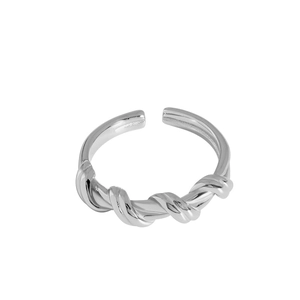 Bague torsadée en argent sterling S925 avec design noué minimaliste et ajustable
