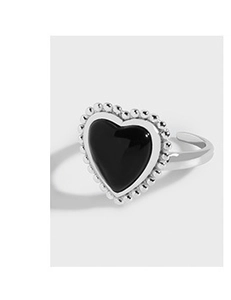 Close-up of S925 silver open ring featuring a black onyx heart with milgrain detailing