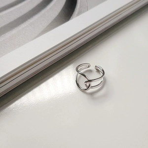 Minimalist S925 sterling silver open ring featuring an elegant crisscross twisted line design