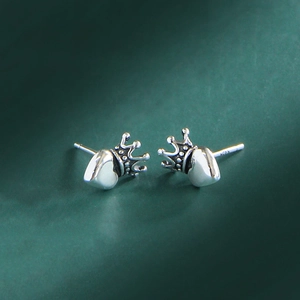 Vintage 925 Sterling Silver Heart Crown Stud Earrings Distressed Style Jewelry For Women Elegant Daily Accessories