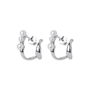 Minimalist S925 sterling silver C-shaped earrings with three graduated white pearls