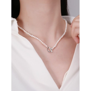 Elegant S925 sterling silver pearl necklace with OT toggle clasp on female model