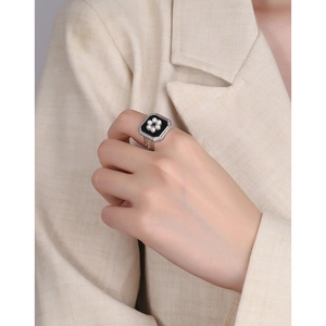 Retro S925 silver ring featuring a black enamel square face with pearl flower design